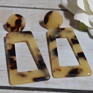 The “Audrey” Earrings